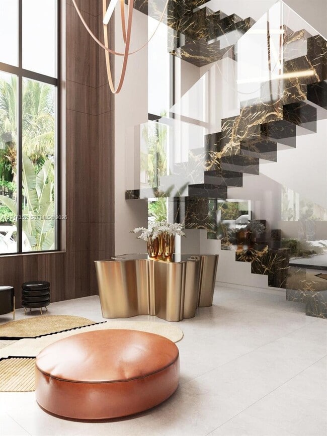 Building Photo - 2305 N Riverside Dr