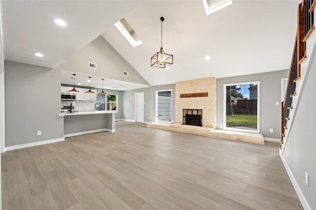 Building Photo - 14015 Cleobrook Dr