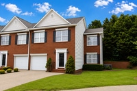 Building Photo - 2-Bedroom Townhome with Private Patio in the Heart of Cookeville