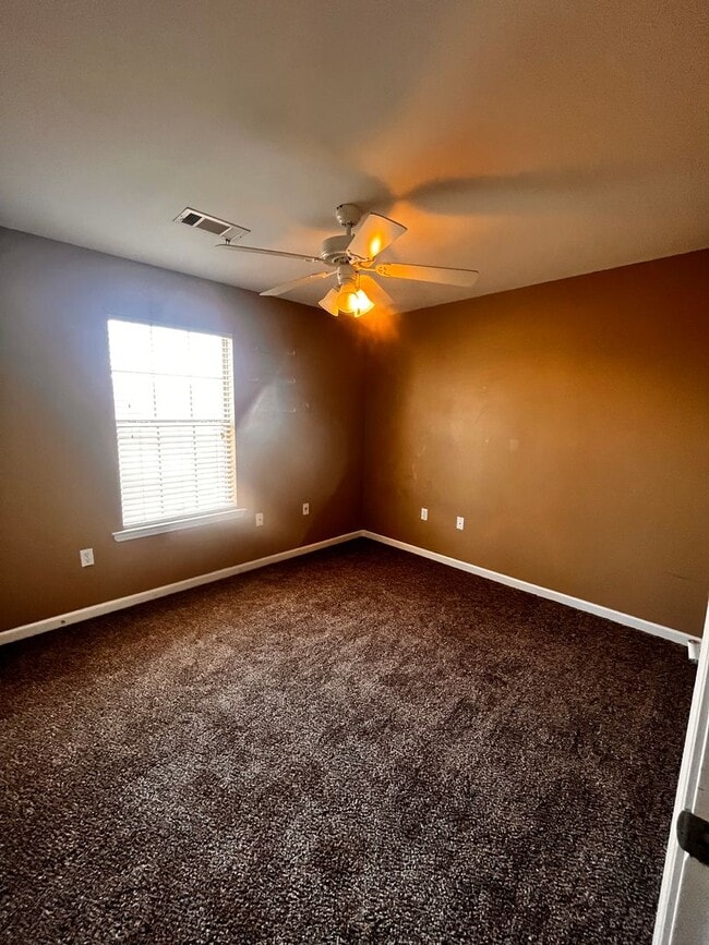 Building Photo - 3/2 in Sherwood