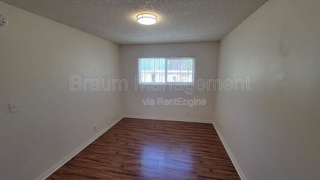 Building Photo - 14801 Delano St