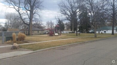 Building Photo - Great condo in Central Longmont!