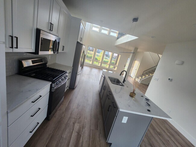 Building Photo - 4216 E Cypress Pl