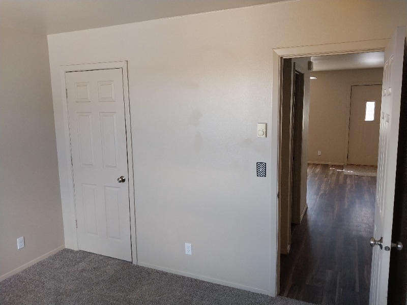 Building Photo - 207 4th St SW