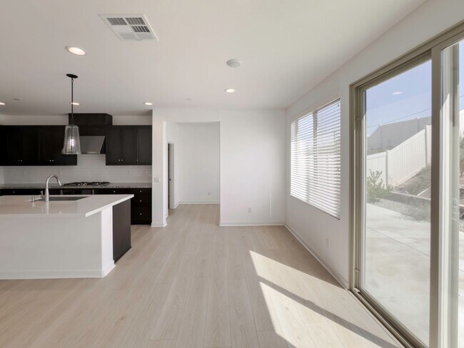 Building Photo - Newer Construction, Exquisite 4 Bedroom + ...