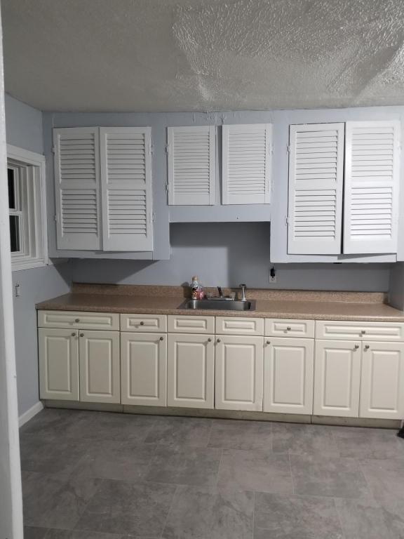 27 Loring Street 27 Loring St Springfield MA 01105 Apartment Finder