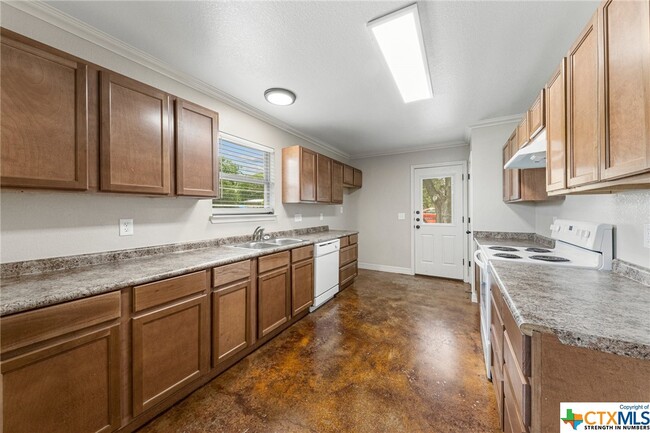 Building Photo - 2807 Terrace Dr