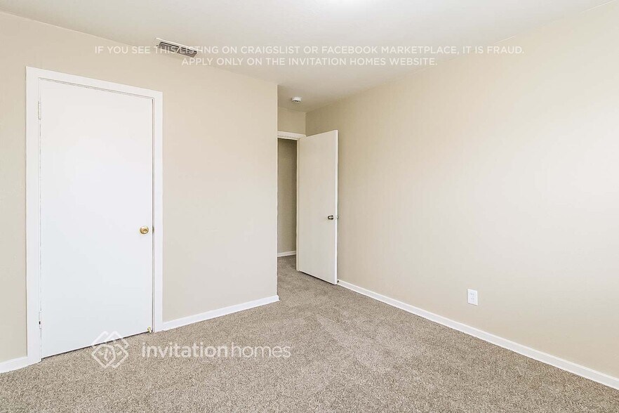 Building Photo - 2223 Juliesse Ave