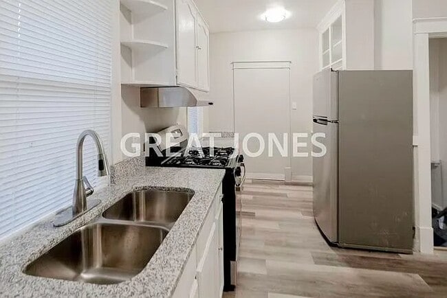 Building Photo - 8626 Argyle Ave