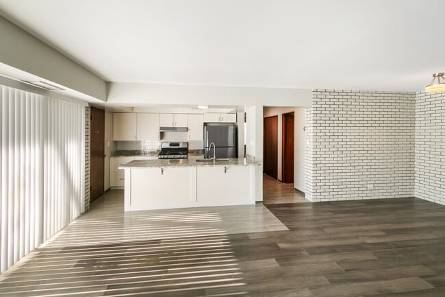 Building Photo - 318 Walker Ave