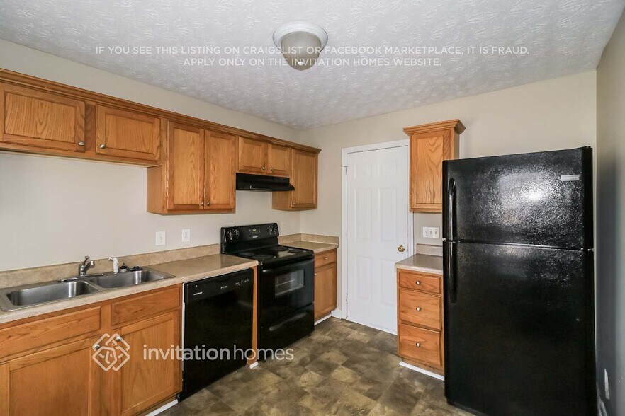 Building Photo - 3973 Cress Way Run