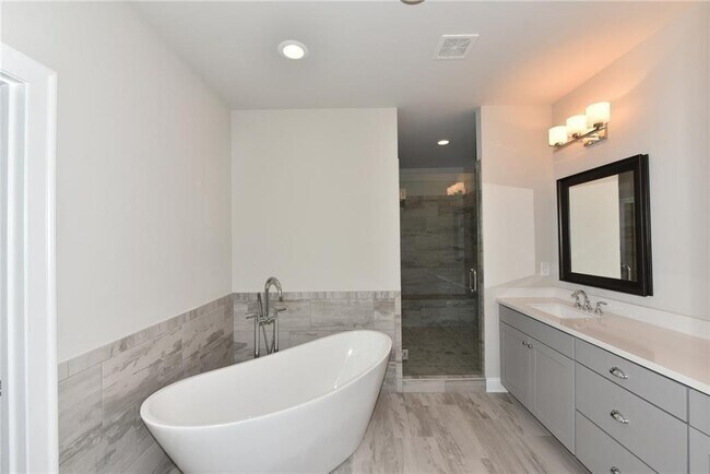 Building Photo - 5240 Cresslyn Rdg