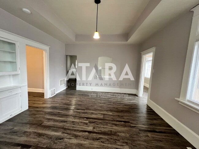 Building Photo - 254 Fern Ave N