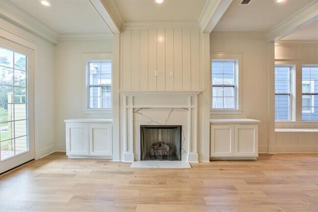 Building Photo - Stunning Midtown Tallahassee Home In Braem...