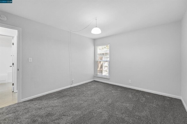 Building Photo - 1409 Berrellesa St