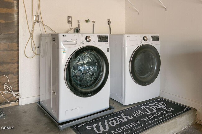 Building Photo - 1129 Glenbridge Cir