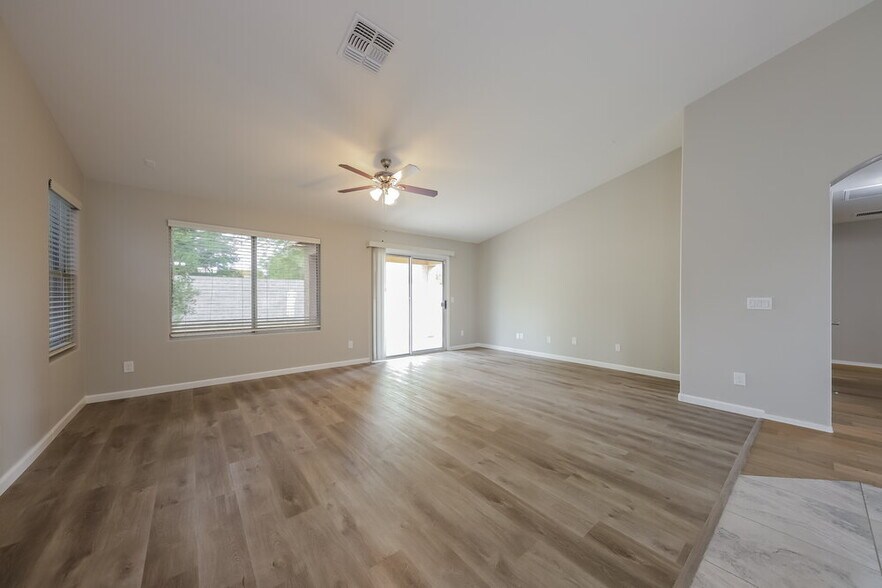 Building Photo - 2020 W Hasan Dr