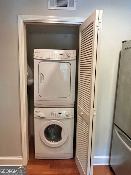 Building Photo - 82 Montre Square NW