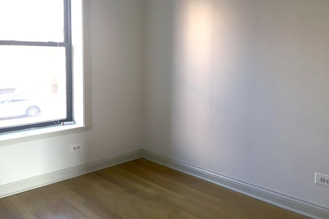 Interior Photo - 5400-5406 S. Maryland Avenue
