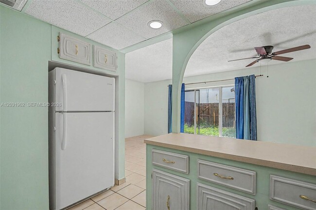 Building Photo - 3764 SW 60th Terrace