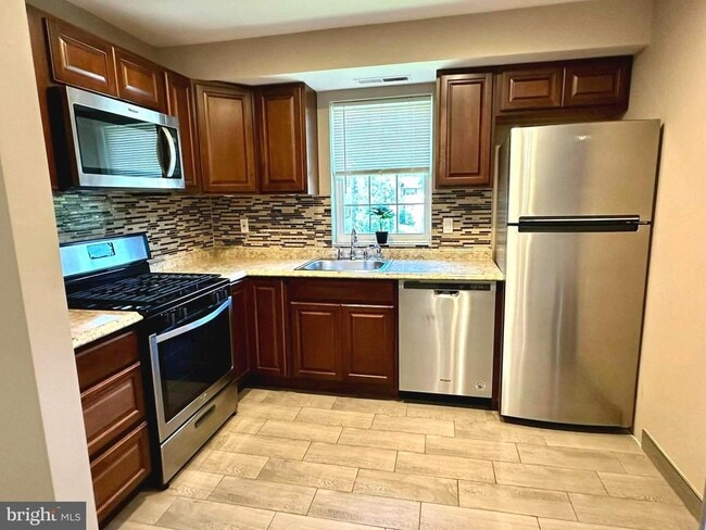 Primary Photo - 11908 Tarragon Rd
