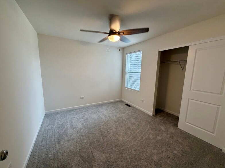 Building Photo - 24432 W Alexis Ln