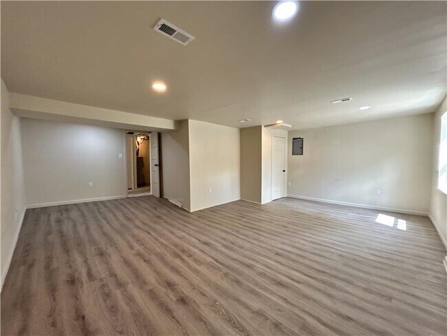 Building Photo - 1317 Plum St