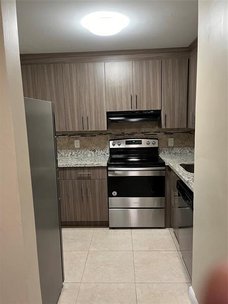 Building Photo - 44 SE 14th St