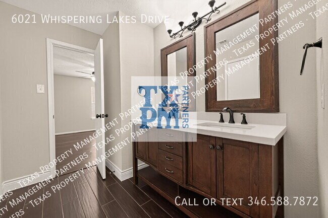Building Photo - 6021 Whispering Lakes Dr