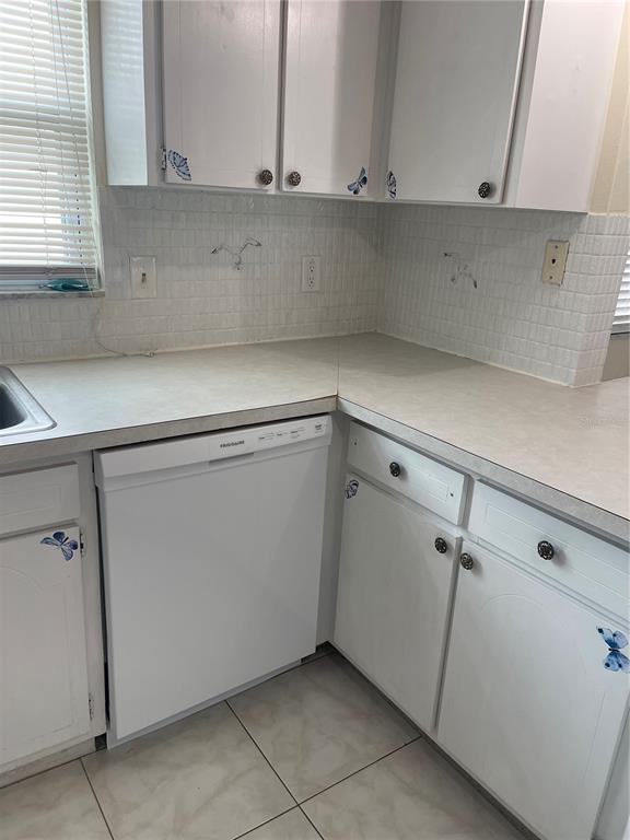Building Photo - 7403 Populus Dr
