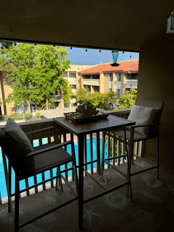 Building Photo - 1855 Diamond St