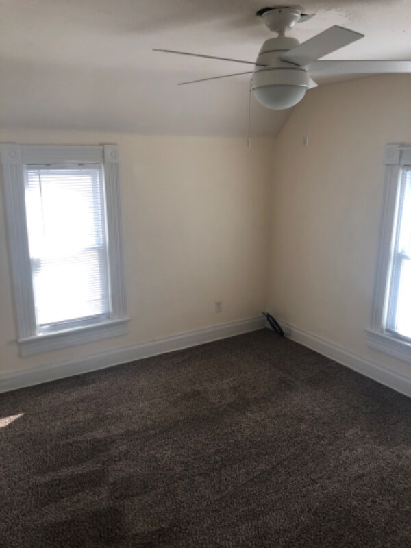 Building Photo - 205 S Maple St