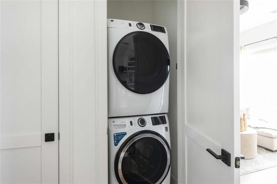 Building Photo - 665 Auburn Ave NE