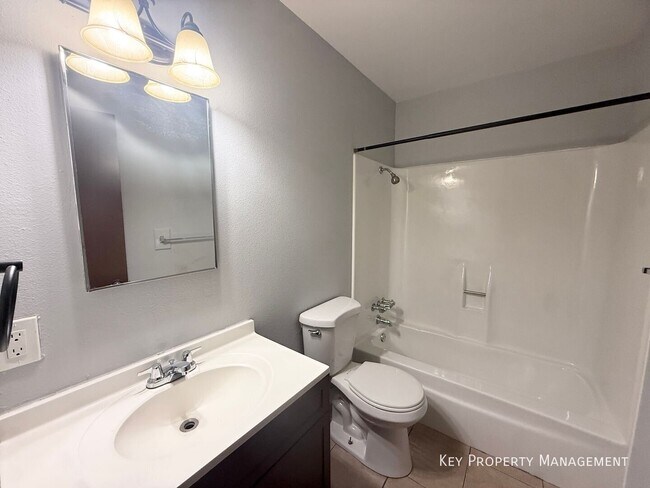 Building Photo - 1405 N 22nd St