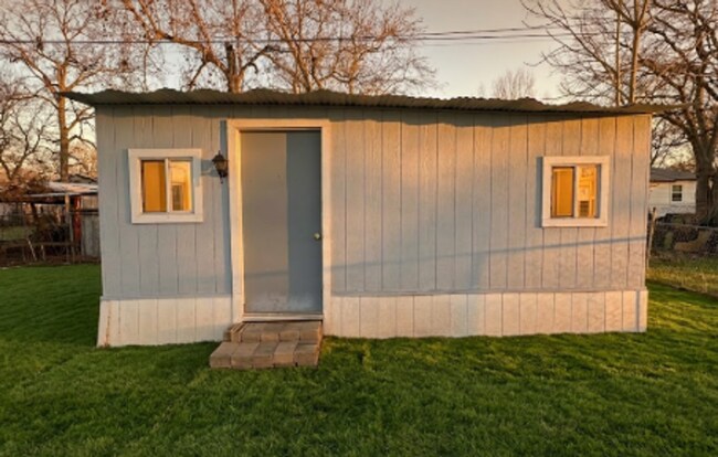 Building Photo - AVAILABLE  SOON!!!