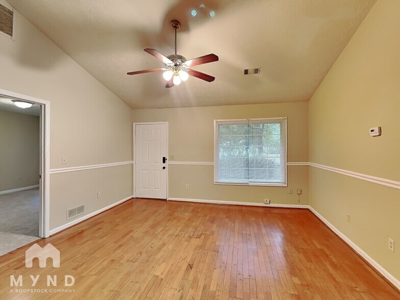 Building Photo - 2971 Meadow Ln