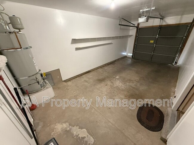 Building Photo - 2816 Enebro St NE