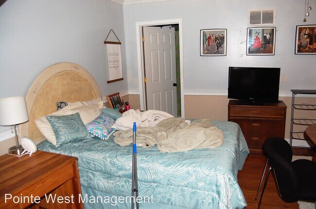 Building Photo - 3 br, 3 bath House - 550 Oak Tree Blvd