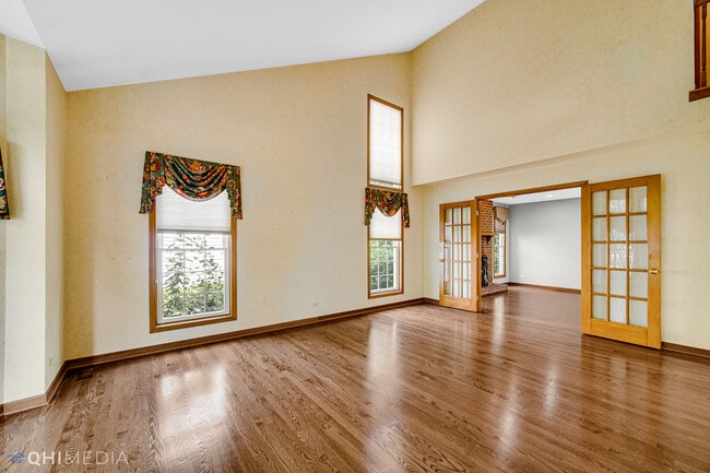 Building Photo - 1341 E Thacker St