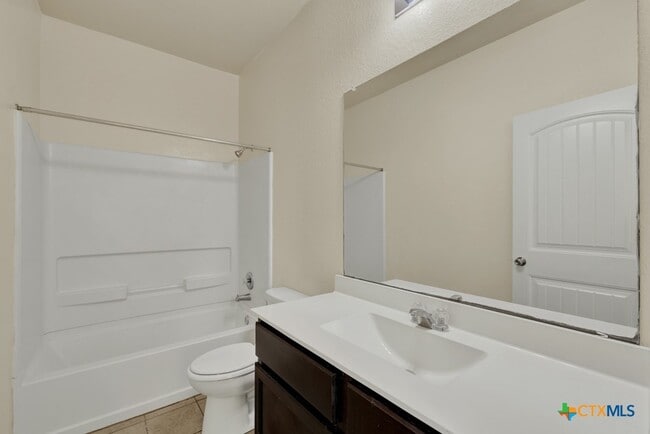 Building Photo - 1355 Fall Cover St