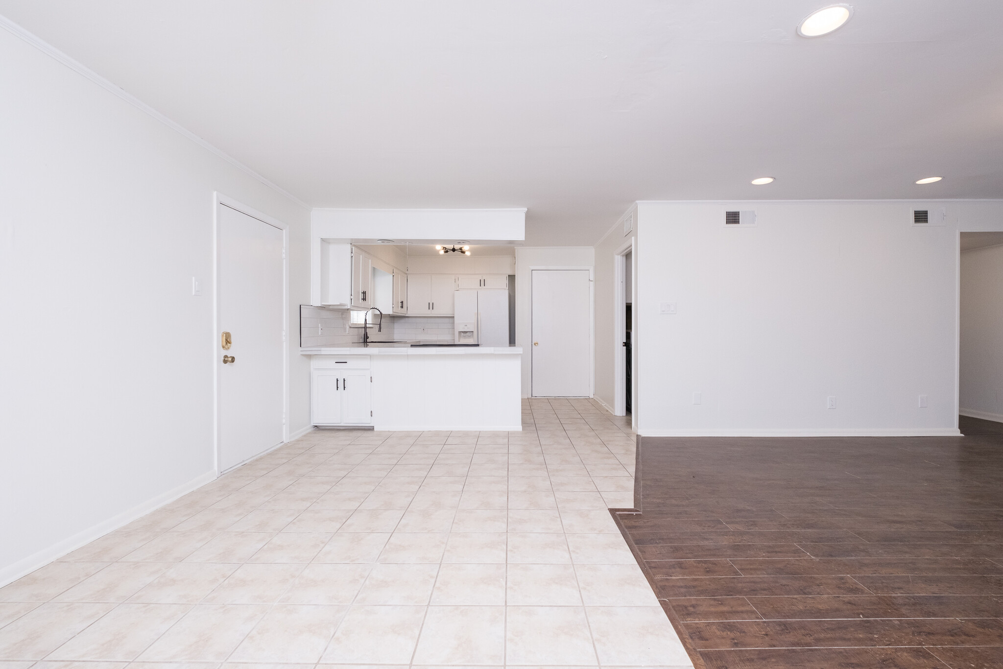 Building Photo - 12 Rio Grande Forest Dr