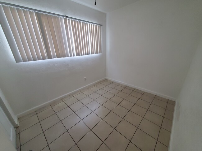 Building Photo - 2309 Grand Ave