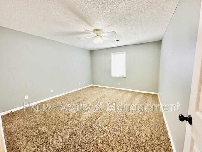 Building Photo - 3248 N Senseney Cir