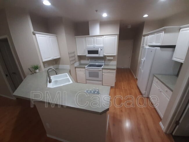 Building Photo - 2185 Hammond Ave