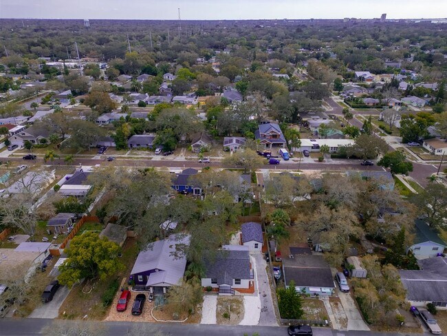 Building Photo - 1156 Angle Rd