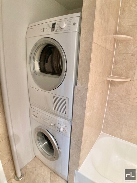 Building Photo - 2ND AVE.