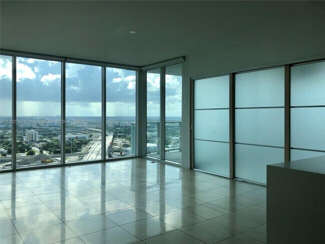 Building Photo - 1040 Biscayne Blvd