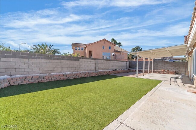 Building Photo - 2312 Fairbourne Way