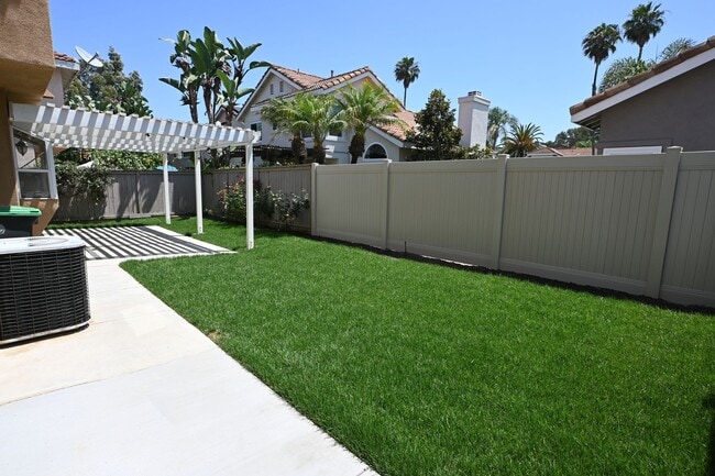 Building Photo - Immaculate 2 story 3 bedroom 2.5 bath house in Laguna Niguel