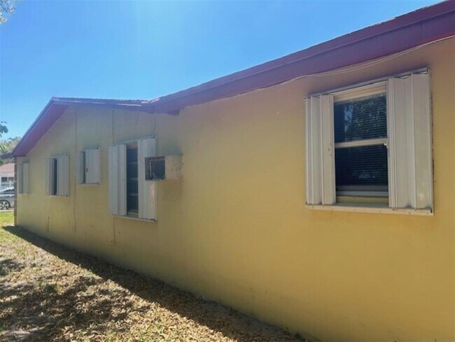 Building Photo - 1337 NW 112th Terrace